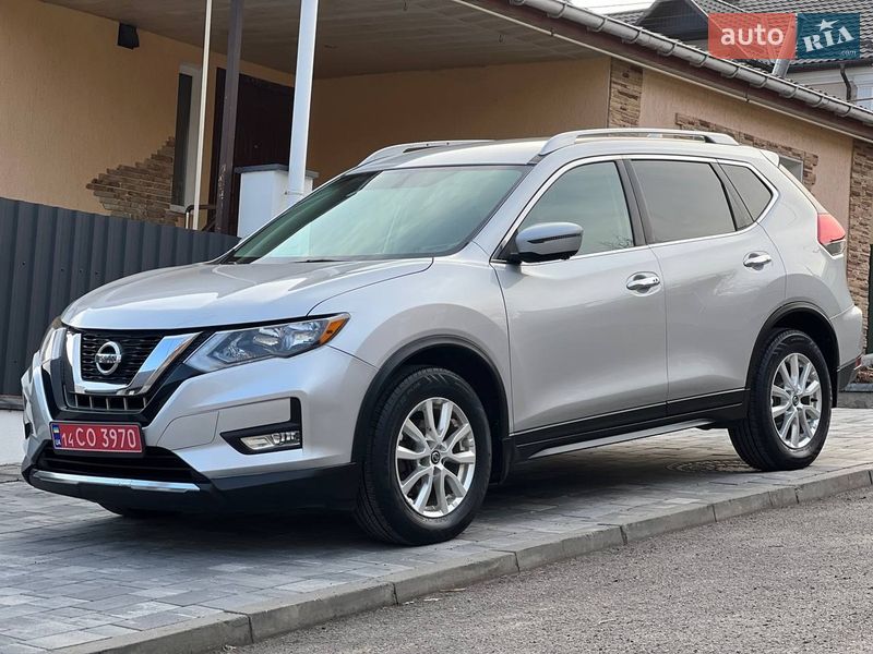 Внедорожник / Кроссовер Nissan Rogue 2017 в Хмельницком