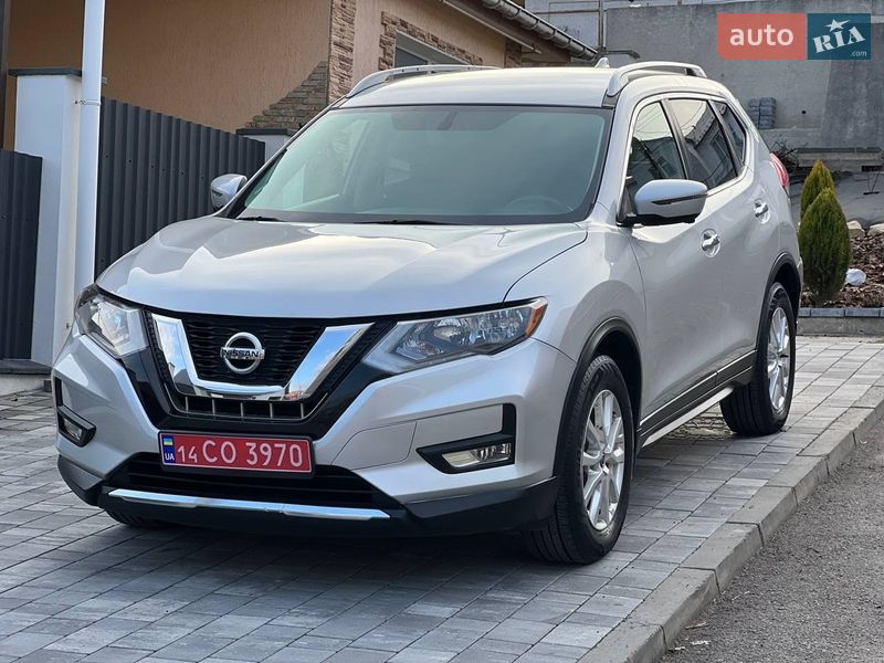 Внедорожник / Кроссовер Nissan Rogue 2017 в Хмельницком