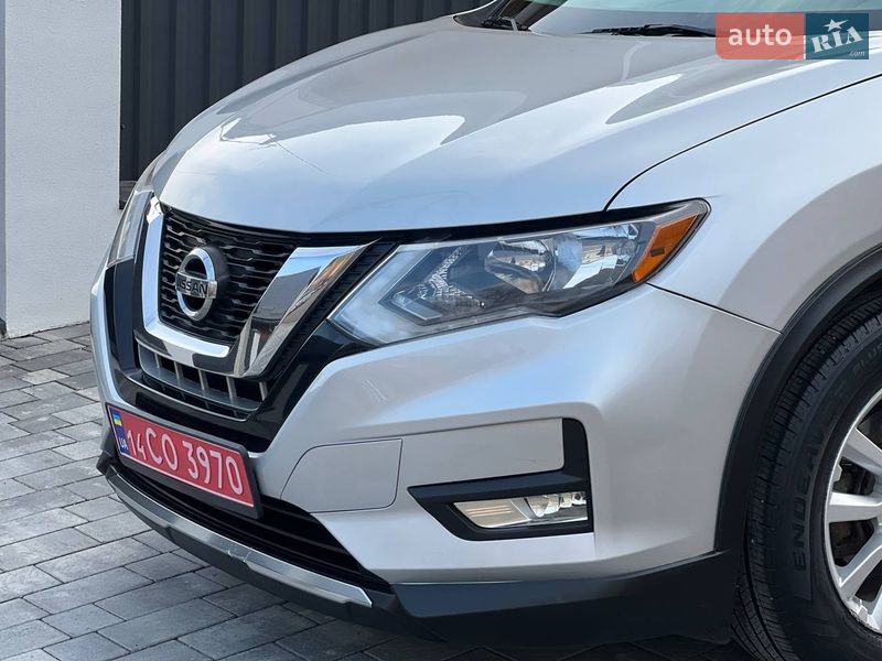 Внедорожник / Кроссовер Nissan Rogue 2017 в Хмельницком