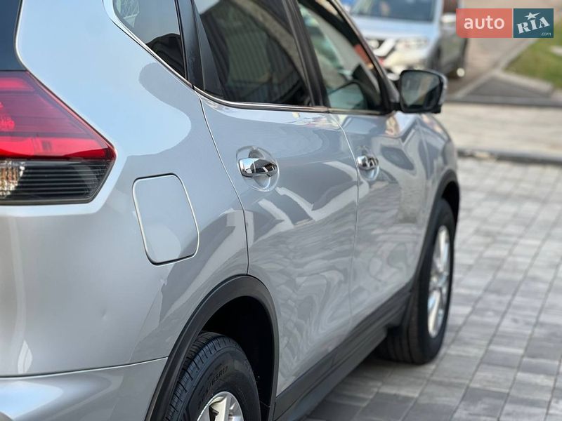 Внедорожник / Кроссовер Nissan Rogue 2017 в Хмельницком