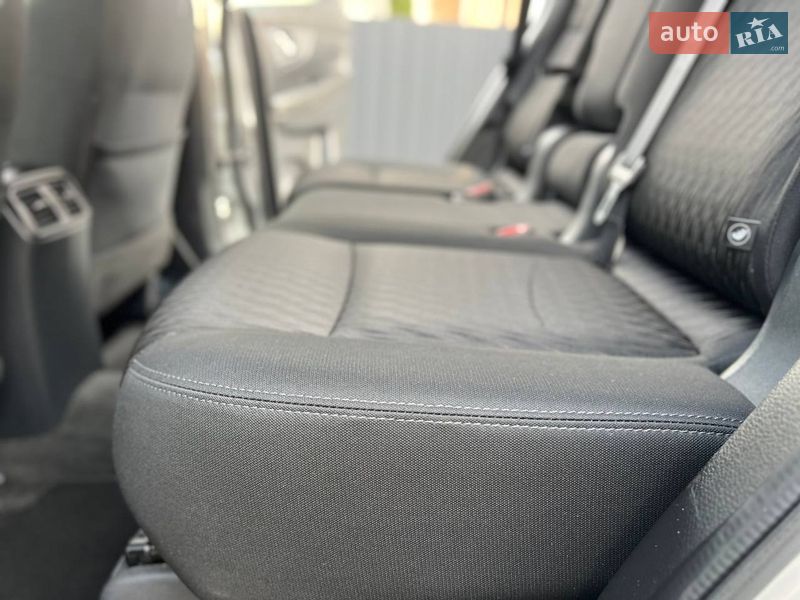 Внедорожник / Кроссовер Nissan Rogue 2017 в Хмельницком