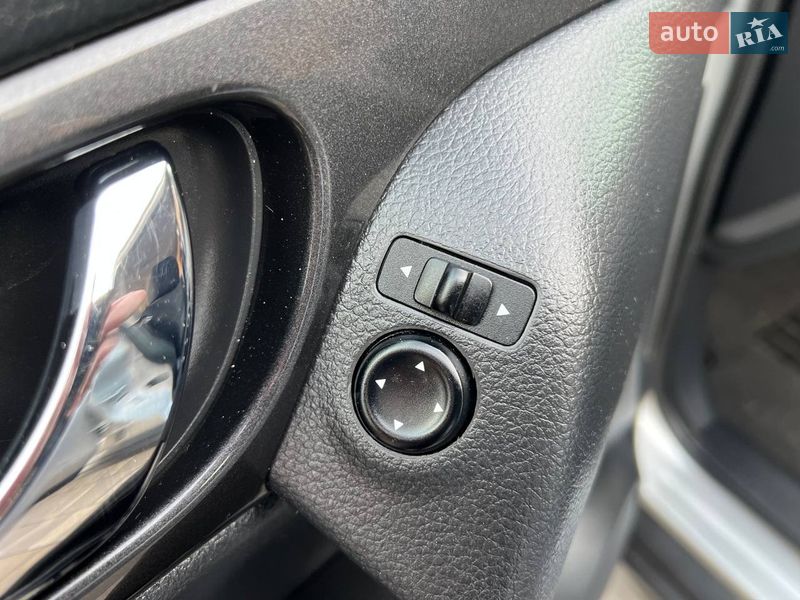 Внедорожник / Кроссовер Nissan Rogue 2017 в Хмельницком