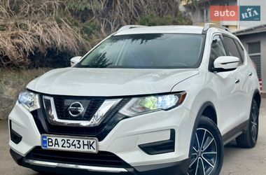Внедорожник / Кроссовер Nissan Rogue 2017 в Умани