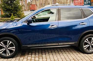 Внедорожник / Кроссовер Nissan Rogue 2017 в Киеве