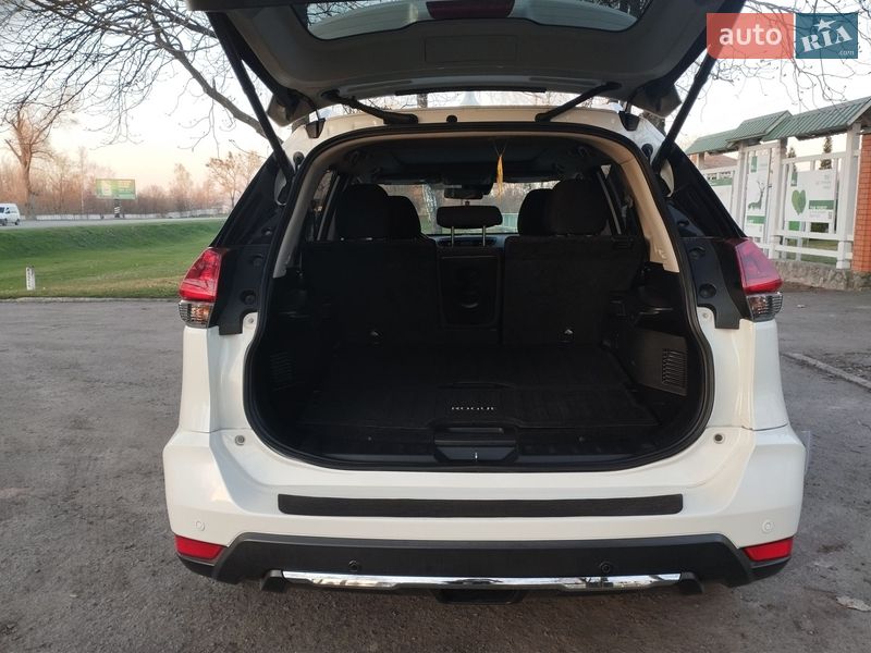 Внедорожник / Кроссовер Nissan Rogue 2019 в Ромнах