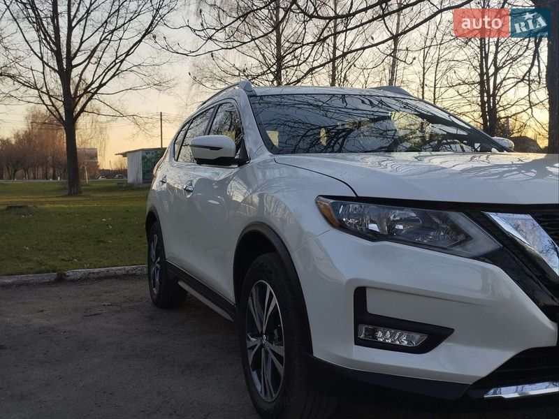Внедорожник / Кроссовер Nissan Rogue 2019 в Ромнах