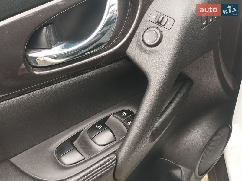 Внедорожник / Кроссовер Nissan Rogue 2019 в Ромнах