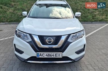 Внедорожник / Кроссовер Nissan Rogue 2017 в Луцке