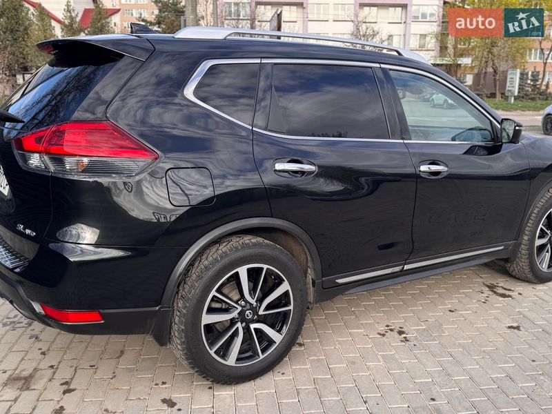 Позашляховик / Кросовер Nissan Rogue 2017 в Івано-Франківську