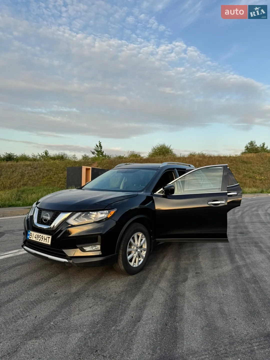2017 Nissan Rogue - мініатюра 3