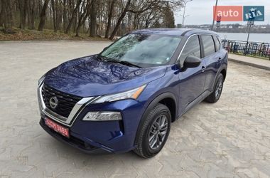 Внедорожник / Кроссовер Nissan Rogue 2023 в Тернополе