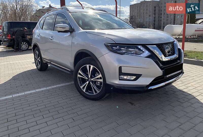 Позашляховик / Кросовер Nissan Rogue 2018 в Києві