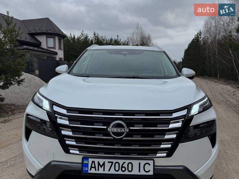 Позашляховик / Кросовер Nissan Rogue 2025 в Коростишеві