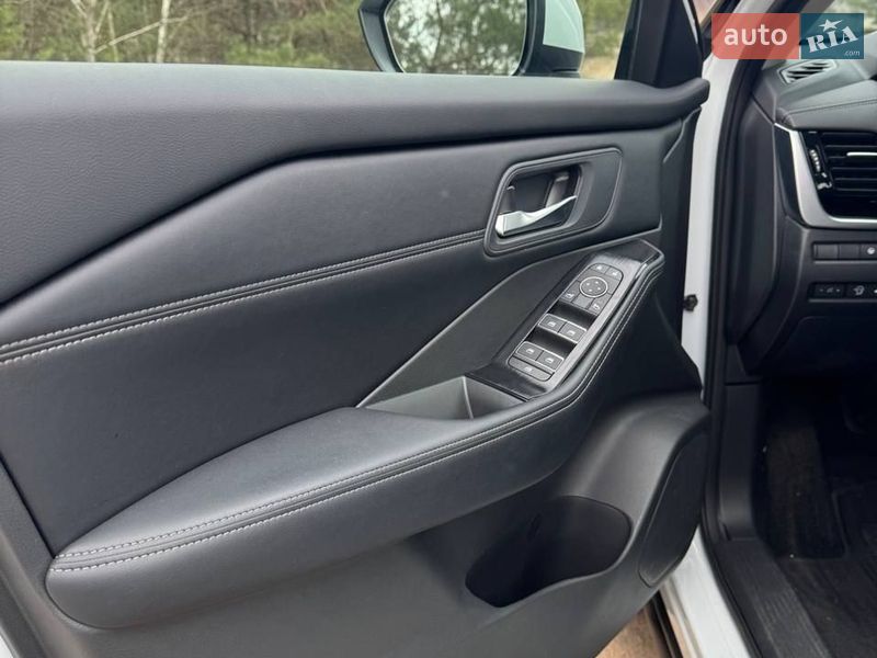 Позашляховик / Кросовер Nissan Rogue 2025 в Коростишеві