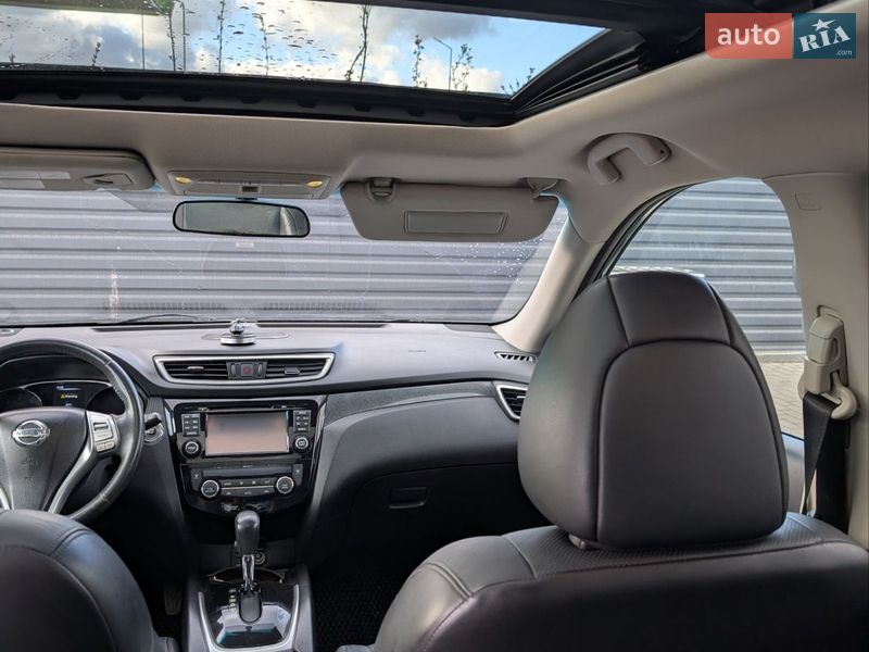 Позашляховик / Кросовер Nissan Rogue 2015 в Житомирі
