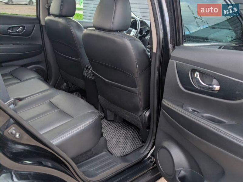 Позашляховик / Кросовер Nissan Rogue 2015 в Житомирі