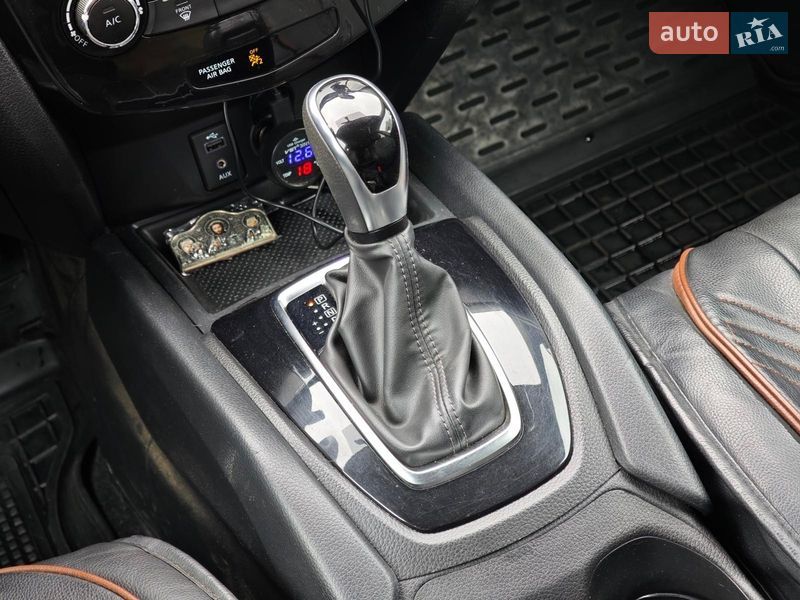 Позашляховик / Кросовер Nissan Rogue 2016 в Харкові