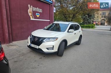Внедорожник / Кроссовер Nissan Rogue 2017 в Запорожье