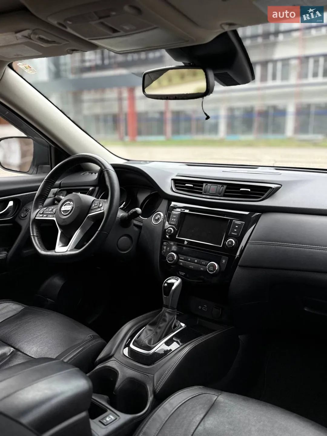 2019 Nissan Rogue - мініатюра 2