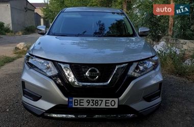 Внедорожник / Кроссовер Nissan Rogue 2017 в Николаеве