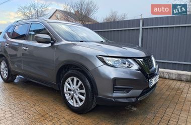 Внедорожник / Кроссовер Nissan Rogue 2017 в Хмельницком