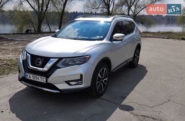 Внедорожник / Кроссовер Nissan Rogue 2017 в Киеве