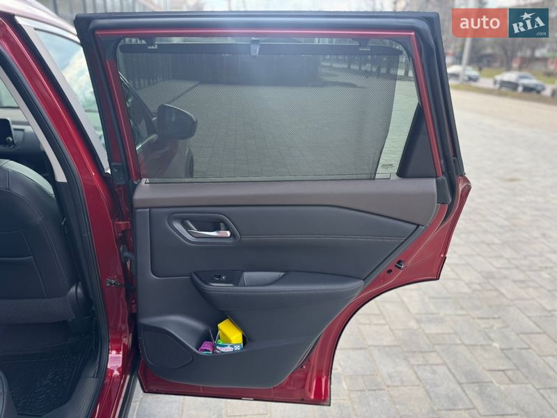 Внедорожник / Кроссовер Nissan Rogue 2023 в Ровно