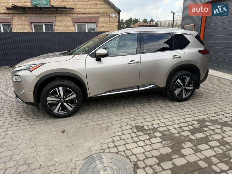 Внедорожник / Кроссовер Nissan Rogue 2021 в Киеве