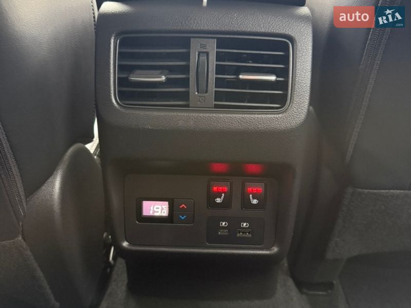 Внедорожник / Кроссовер Nissan Rogue 2021 в Киеве