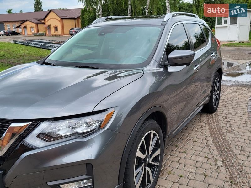 Внедорожник / Кроссовер Nissan Rogue 2018 в Ромнах