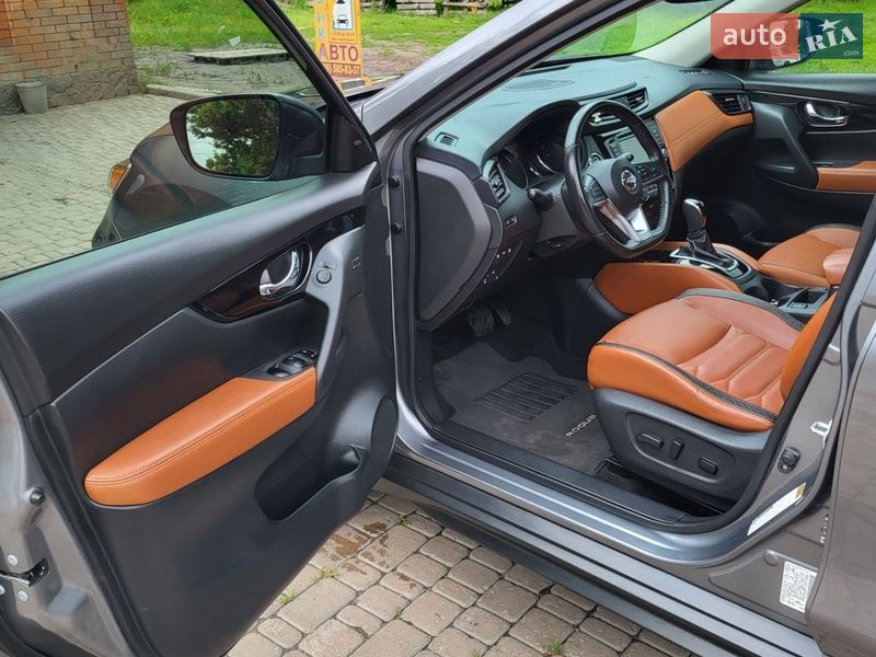 Внедорожник / Кроссовер Nissan Rogue 2018 в Ромнах