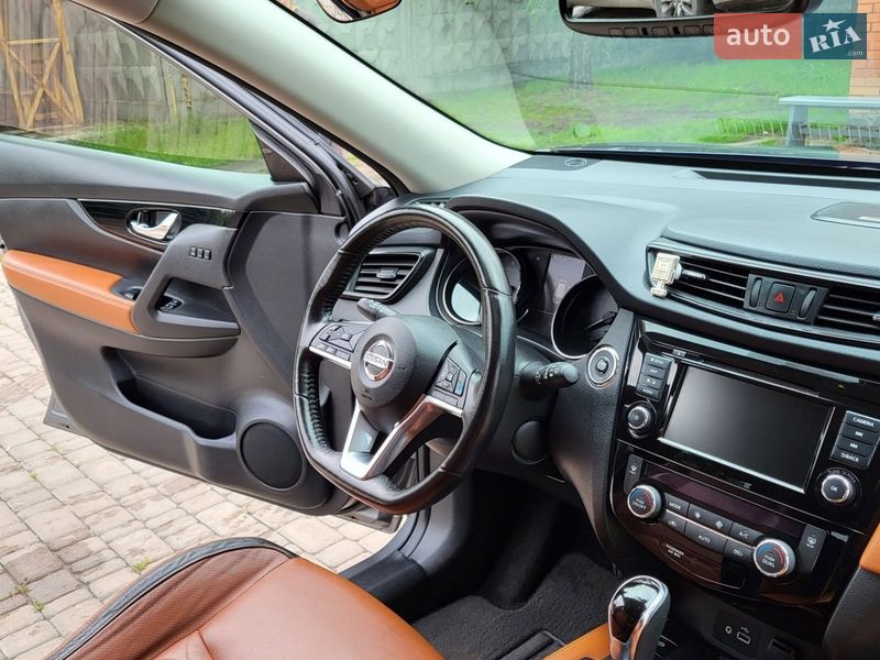 Внедорожник / Кроссовер Nissan Rogue 2018 в Ромнах