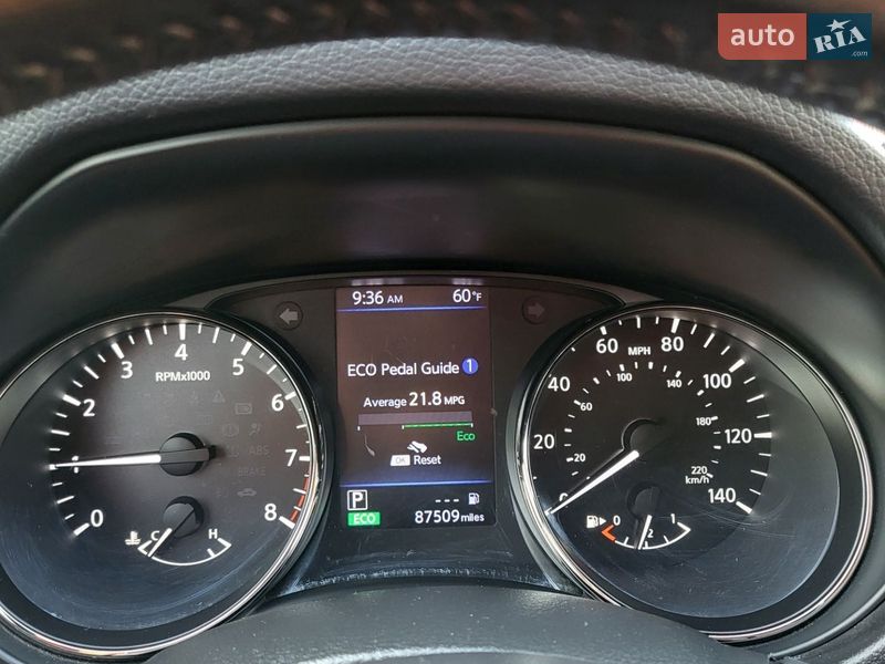 Внедорожник / Кроссовер Nissan Rogue 2018 в Ромнах