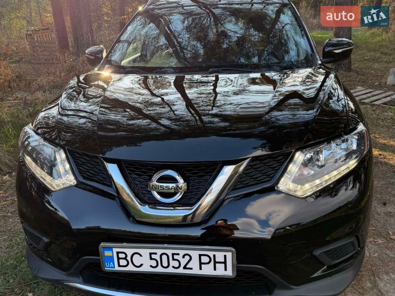 Позашляховик / Кросовер Nissan Rogue 2015 в Новояворівську