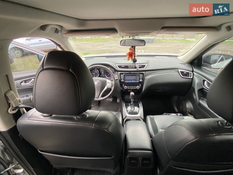 Внедорожник / Кроссовер Nissan Rogue 2015 в Полтаве