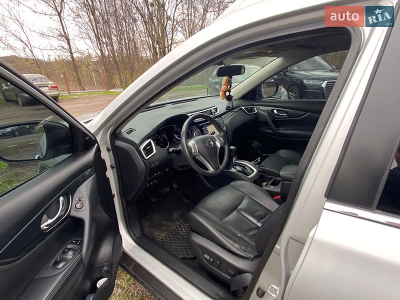 Внедорожник / Кроссовер Nissan Rogue 2015 в Полтаве