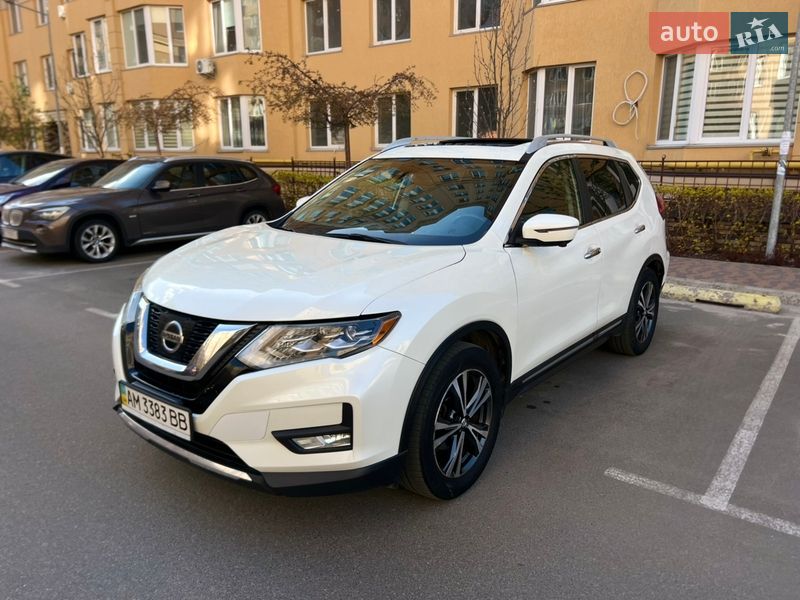 Позашляховик / Кросовер Nissan Rogue 2017 в Києві