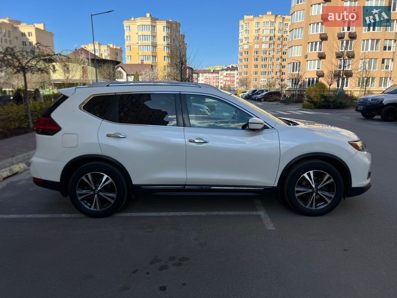 Позашляховик / Кросовер Nissan Rogue 2017 в Києві