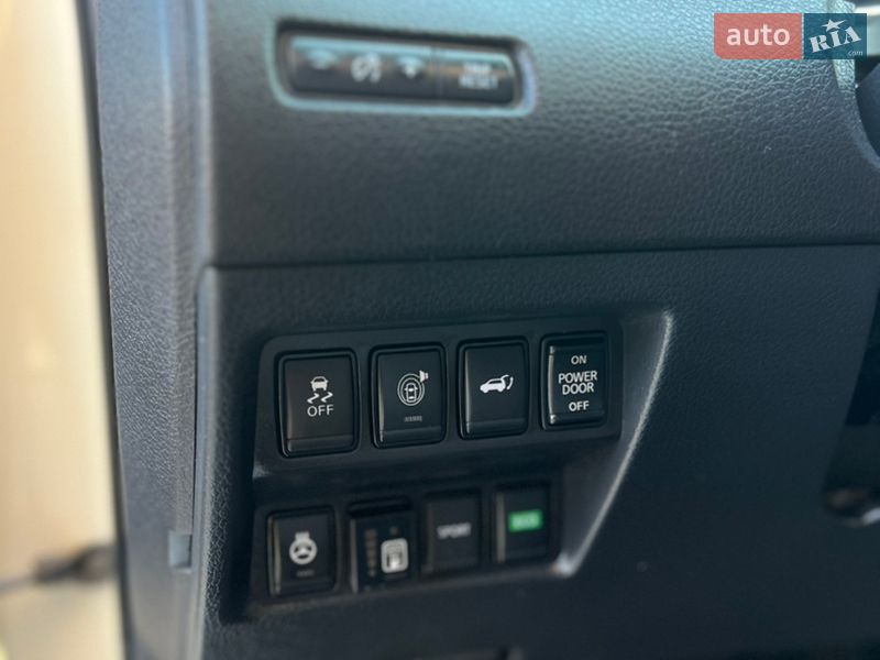 Позашляховик / Кросовер Nissan Rogue 2017 в Києві