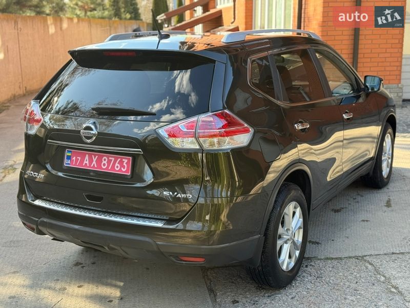 Позашляховик / Кросовер Nissan Rogue 2016 в Лубнах