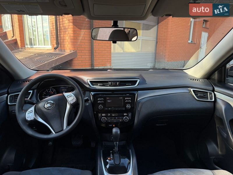 Позашляховик / Кросовер Nissan Rogue 2016 в Лубнах