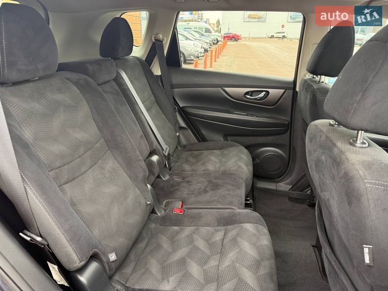 Позашляховик / Кросовер Nissan Rogue 2016 в Житомирі