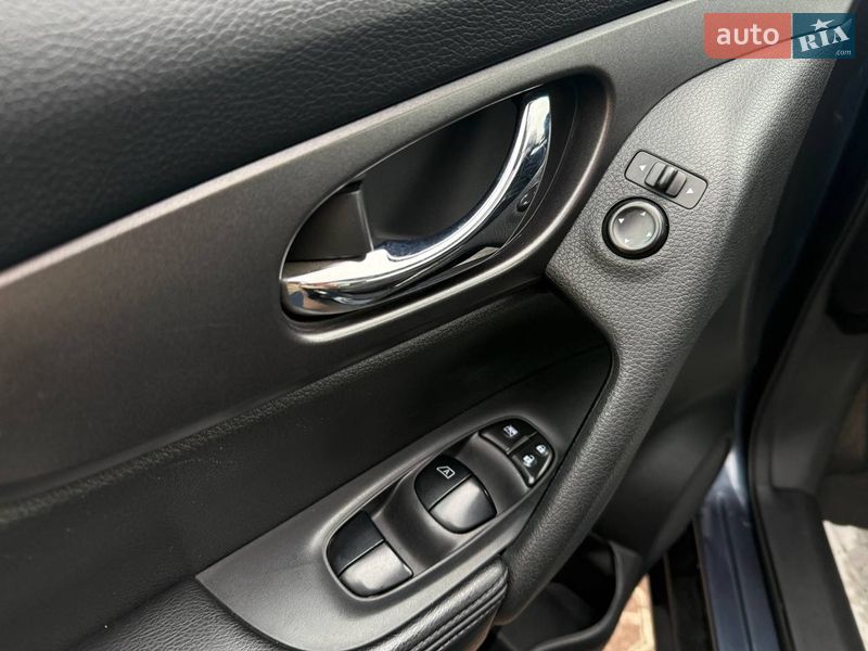 Позашляховик / Кросовер Nissan Rogue 2016 в Житомирі