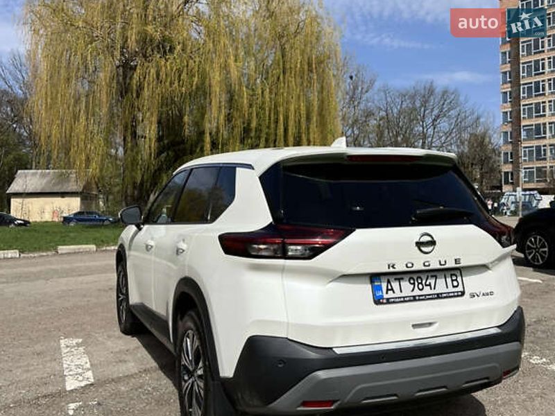 Внедорожник / Кроссовер Nissan Rogue 2021 в Ивано-Франковске