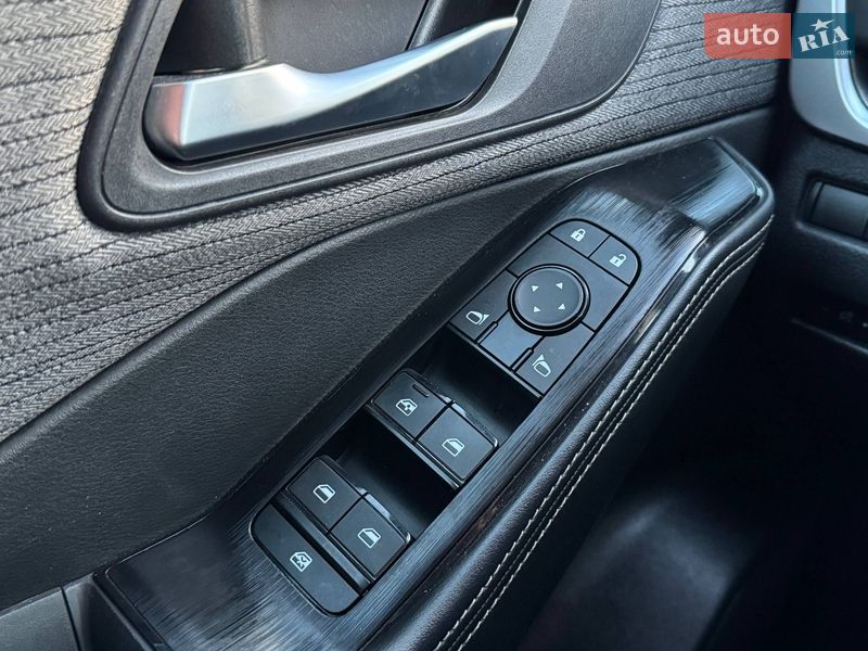 Внедорожник / Кроссовер Nissan Rogue 2023 в Киеве