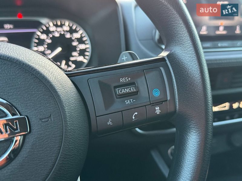 Внедорожник / Кроссовер Nissan Rogue 2023 в Киеве