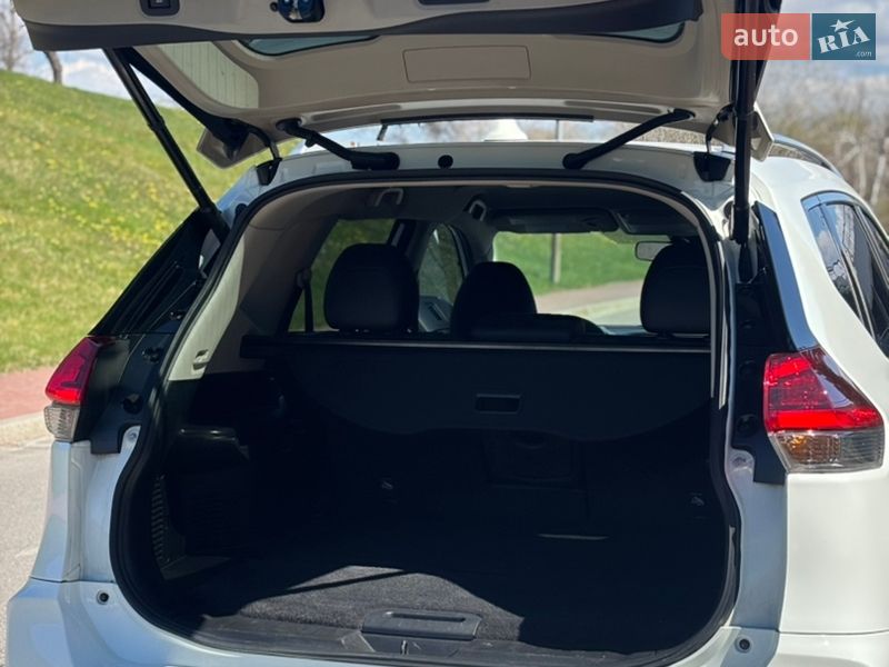 Позашляховик / Кросовер Nissan Rogue 2018 в Києві