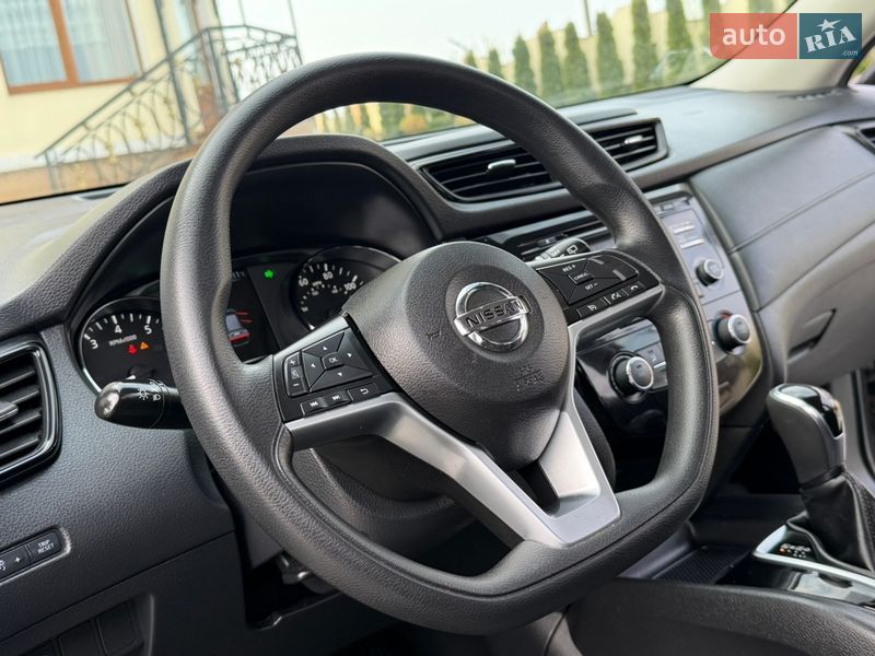 Внедорожник / Кроссовер Nissan Rogue 2017 в Дрогобыче