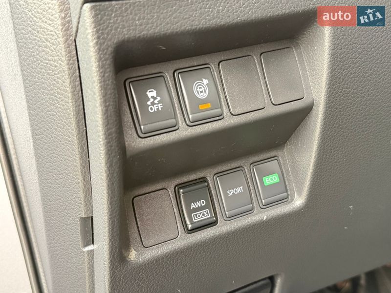 Внедорожник / Кроссовер Nissan Rogue 2017 в Дрогобыче