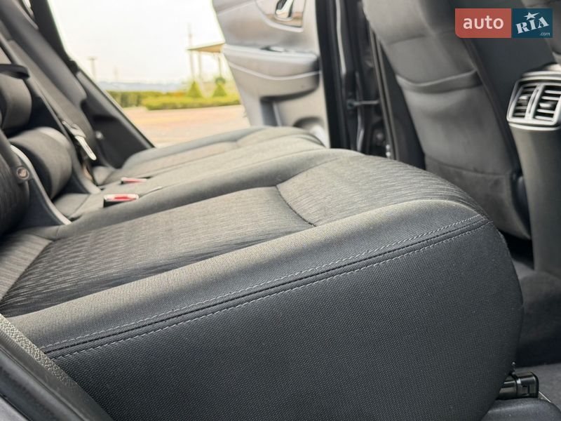 Внедорожник / Кроссовер Nissan Rogue 2017 в Дрогобыче